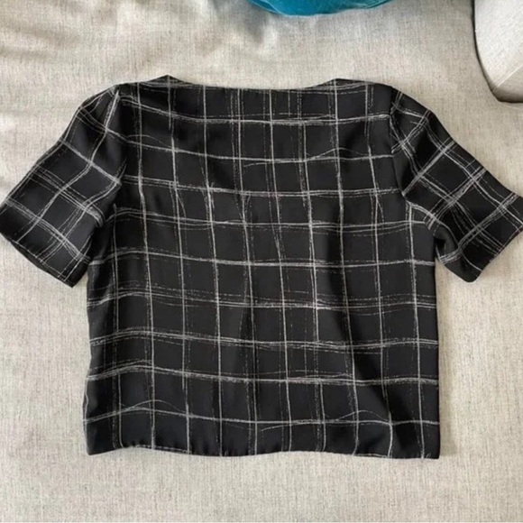 NWOT Aritzia Babaton Cropped Short Sleeve Randy Blouse Light Patterned - Picture 5 of 9